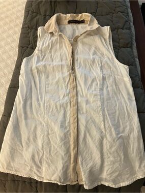 The Limited Sleeveless Button-Down Shirt - White